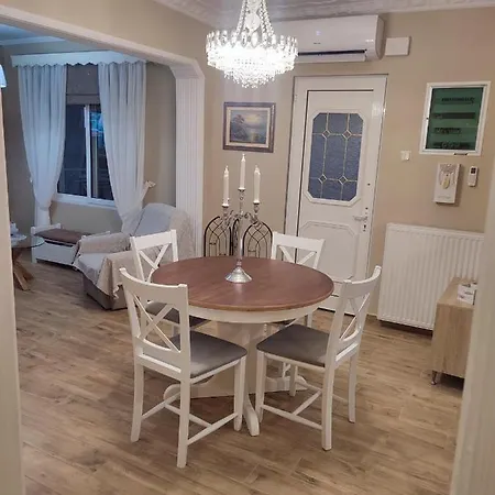 Alice's Art House בית נופש